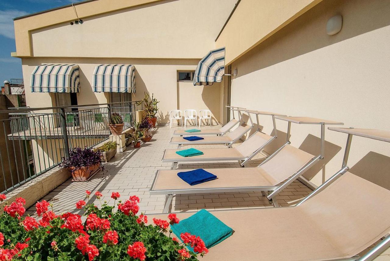 Hotel Ninfea Cattolica Exterior foto